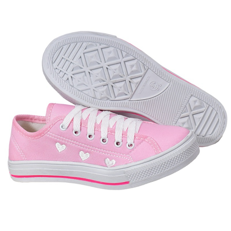 Tênis Feminino Casual com Detalhe de Coração